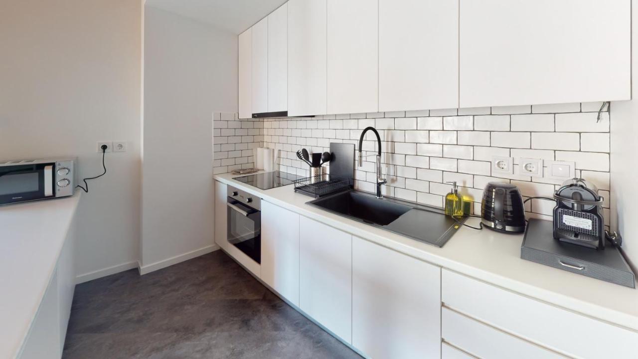 Onezerotwo By Zoia Living Aparthotel Aten Exteriör bild
