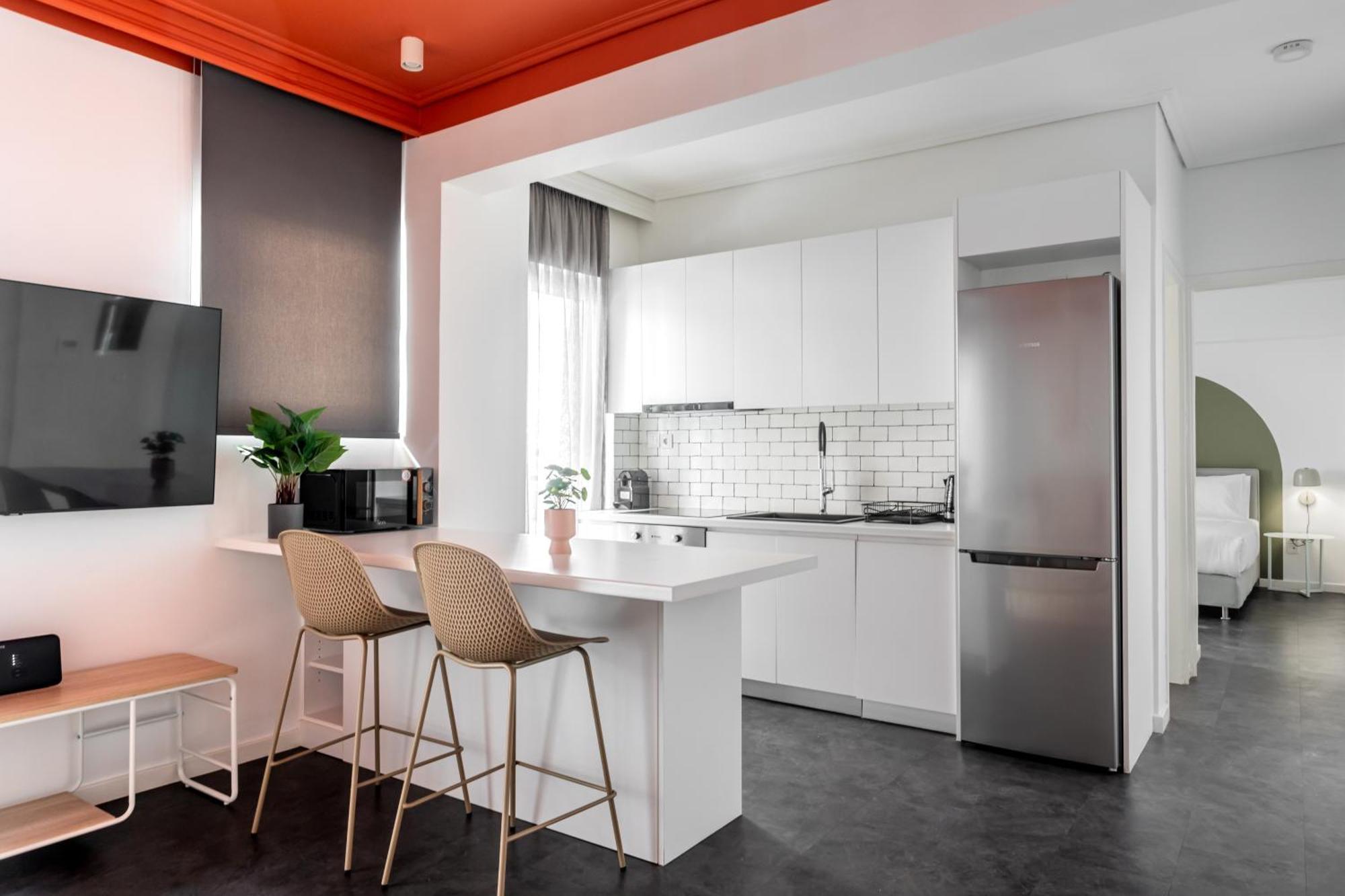 Onezerotwo By Zoia Living Aparthotel Aten Exteriör bild